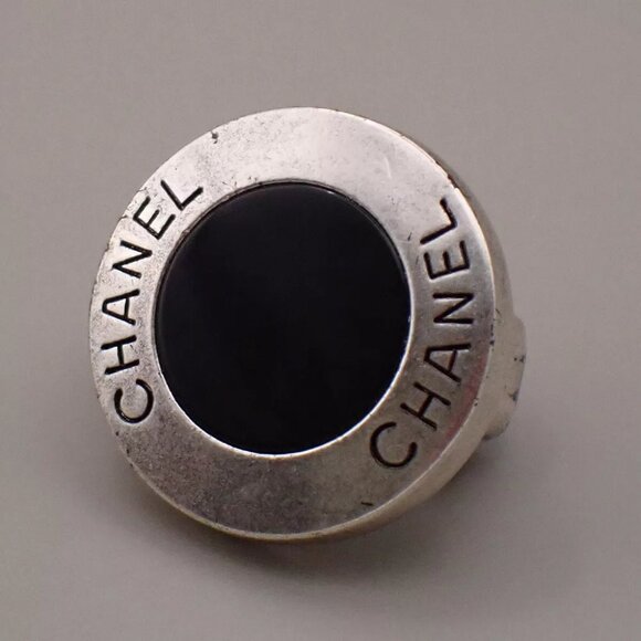 CHANEL Logo Round Button Earrings 99P Clip-On Silver Vintage Accessory 31RJ797 - Picture 10 of 10